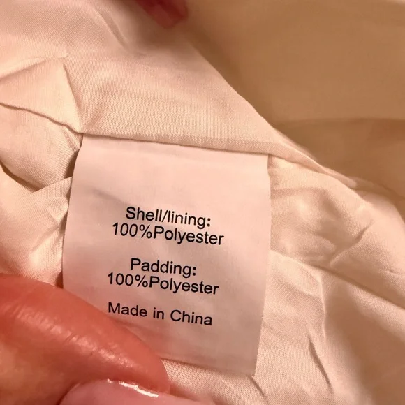 NWOT Elegant Women's Cream Quilted Vest - Picture 5 of 8